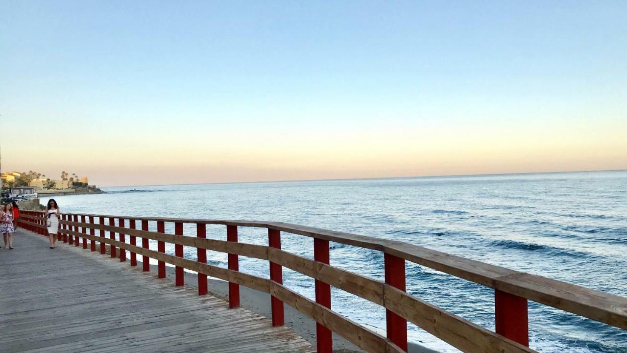 Mi Capricho A12 - Luxury Beachfront Apartment- Costa Del Sol *