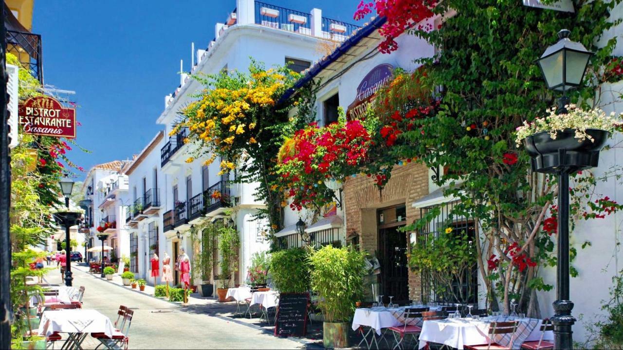 Mi Capricho A12 - Luxury Beachfront Apartment- Costa Del Sol Sitio de Calahonda