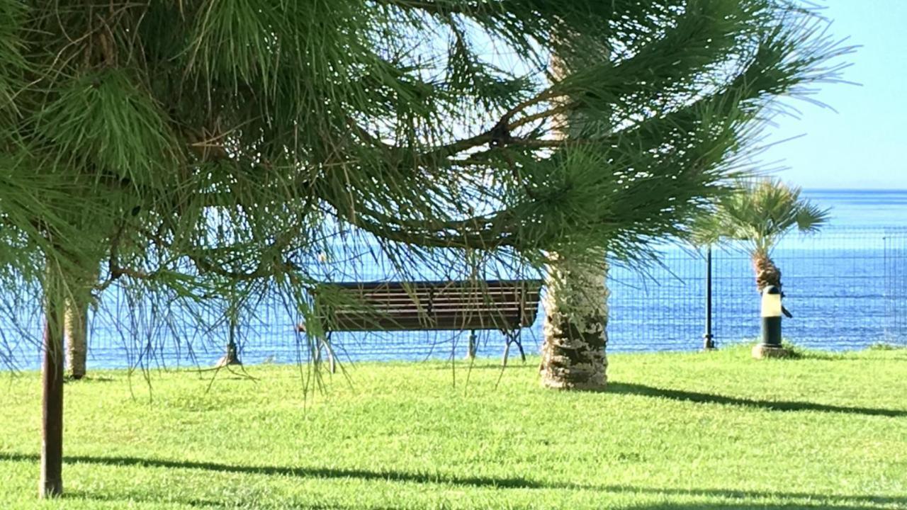 Mi Capricho A12 - Luxury Beachfront Apartment- Costa Del Sol Apartamento Sitio de Calahonda